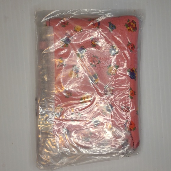 😺COACH Wristlet Corner Zip with Mini Vintage Rose Print in Gold/Pink Lemonade - Picture 12 of 15